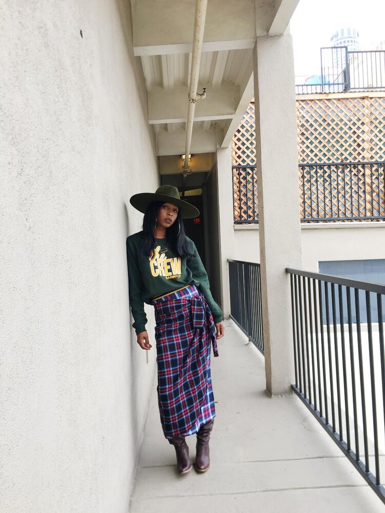 UNISEX CREW VARSITY PULLOVER
