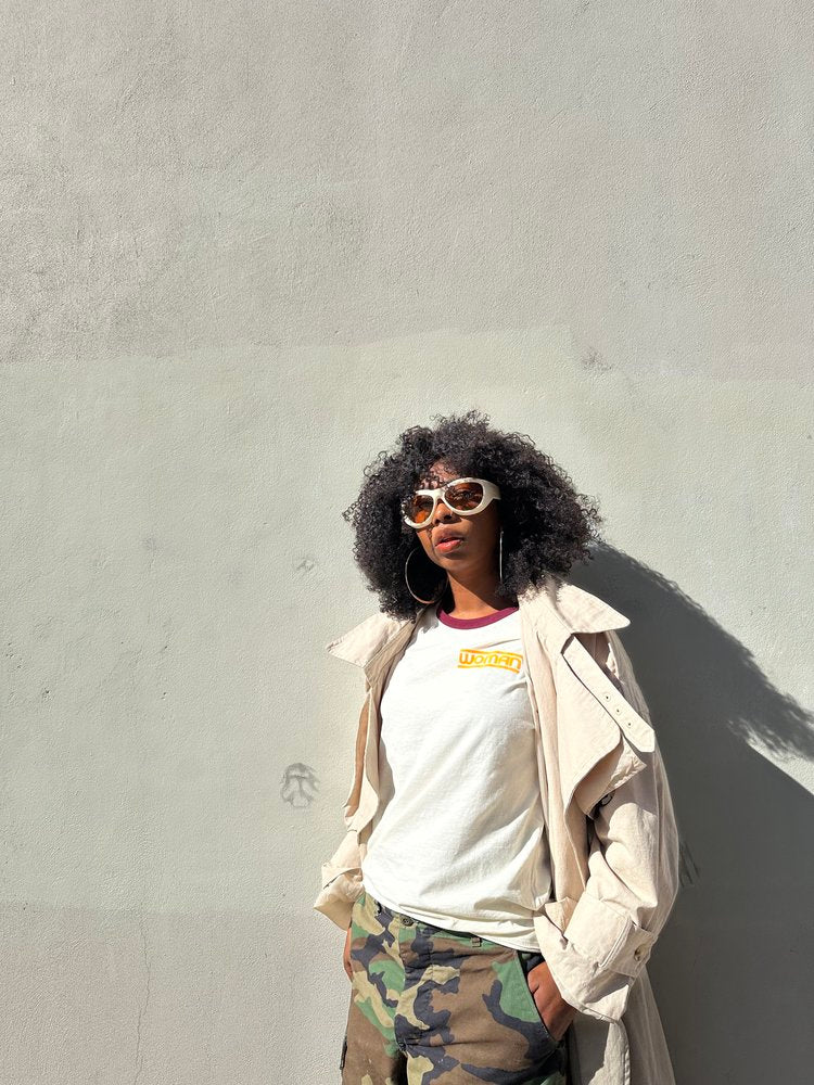 RETRO WOMAN TSHIRT